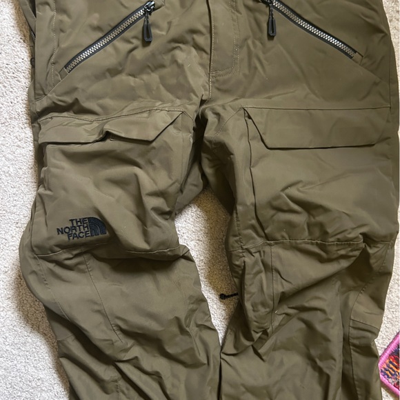 The North Face snow bib - Picture 6 of 11